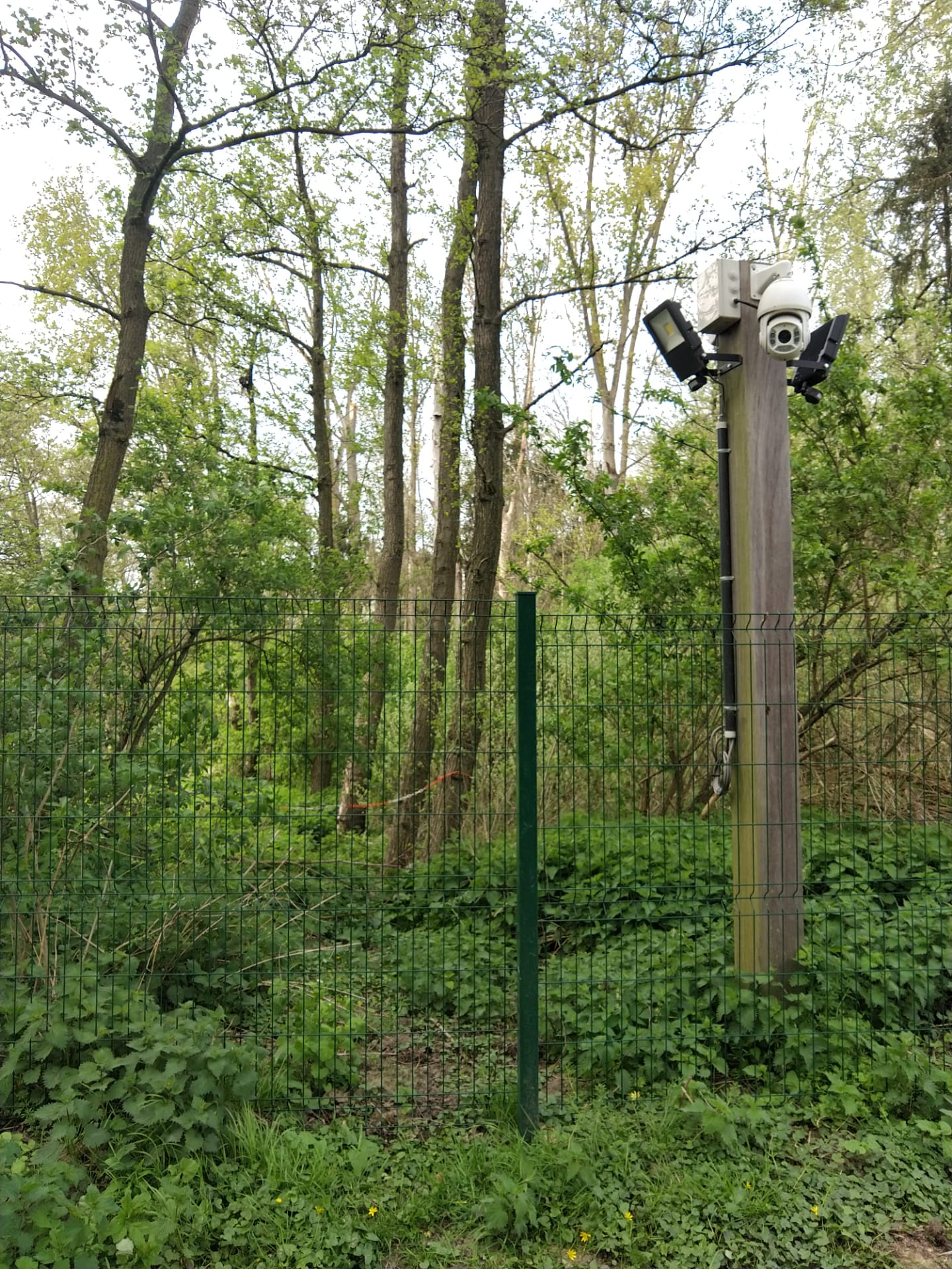 L'entrée du sentier 74 sous haute surveillance